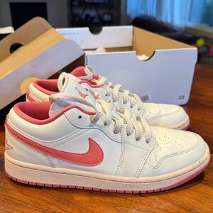 Nike Women's Sneakers White and Pink